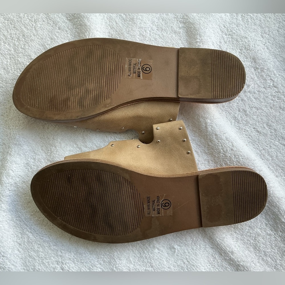 Soda Tan Buckle Strap Sandals Sz 6 - Picture 5 of 9